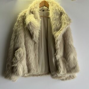 Chic Faux Fur Teddy Jacket in Beige